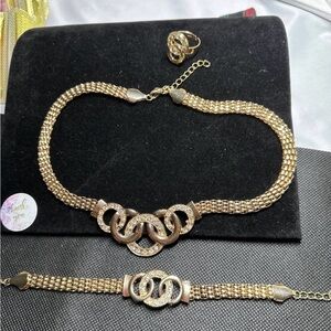 Gold Interlocking Crystal Necklace — Women's Fashion Necklace